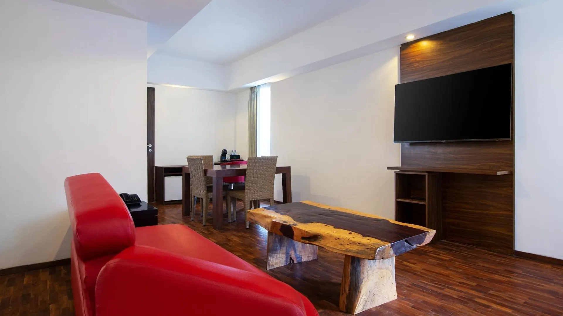 The Bene Hotel Кута 4*,  Индонезия